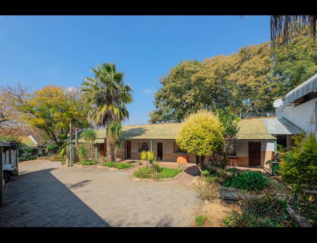 3 BEDROOM FREEHOLD FOR SALE IN NOOITGEDACHT